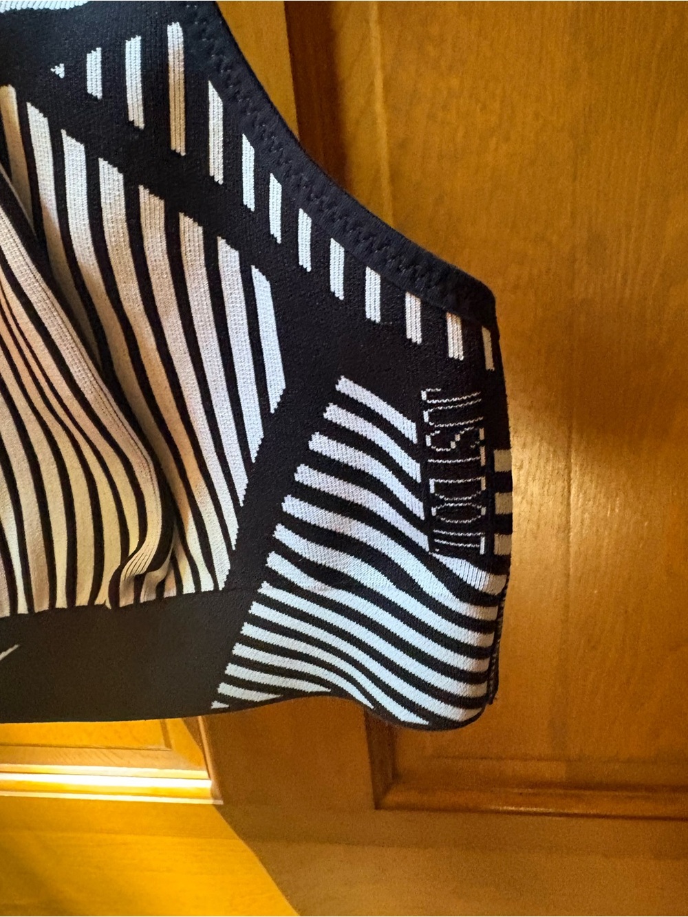 Nike Womens FE/NOM Flyknit Sports Bra Size Medium - Picture 6 of 6